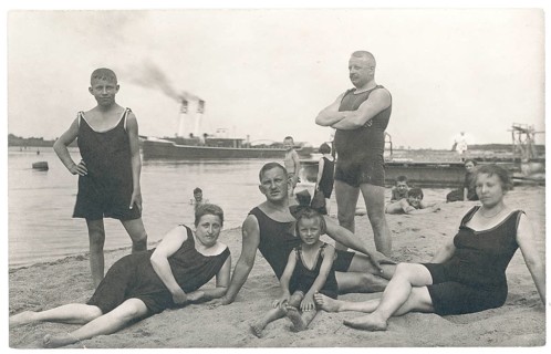Pretsch, Elbe, Saxony-Anhalt, Baden, swimwear, leisure, summer, river, family in bathing suits on