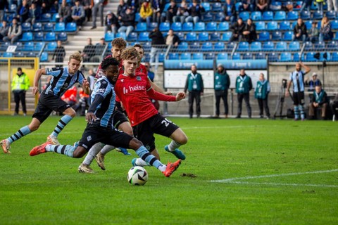 Football 3rd division, season 2024/25, matchday 15: Waldhof Mannheim vs Hannover 96 II. Picture: