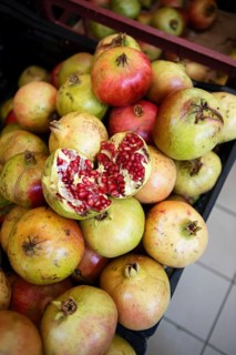 Pomegranates, souk or soug or market in the old town of Nizwa, ad-Dachiliyya region, Oman