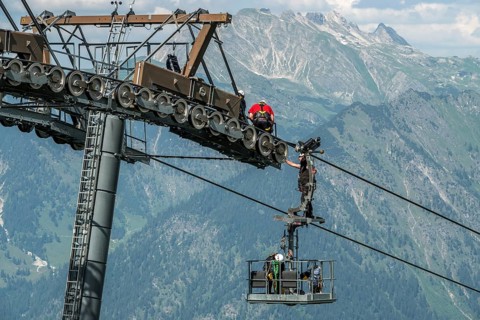 Fellhornbahn cable car support, repair work on a carrying cable, mountains of the Allgäu Alps