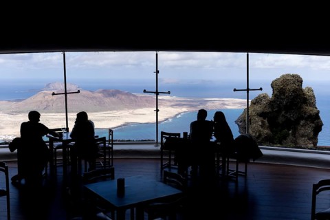 Lanzarote, Canary Islands, Spain, Europe, Mirador del Rio, Graciosa Island, silhouettes of people