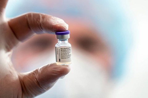 Start in the vaccination centre for corona vaccinations, in a hall of Messe Essen, for people over