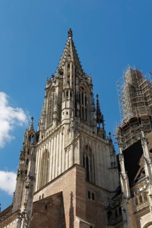Ulm Cathedral, south tower, south choir tower, right scaffolding on north choir tower, building