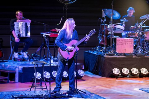 Uwe Hassbecker, guitarist of Silly live on elektroAKUSTIK Tour in the sold-out Berlin Philharmonie
