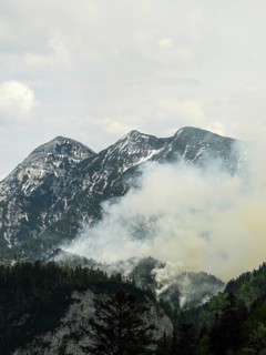 Forest fire on Saurüsselkopf in the Eastern Chiemgau Alps nature reserve on May 4, 2026, the
