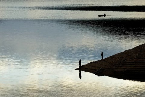 Edersee, anglers on the shore, evening mood, autumn, Eder dam, Hesse, Germany