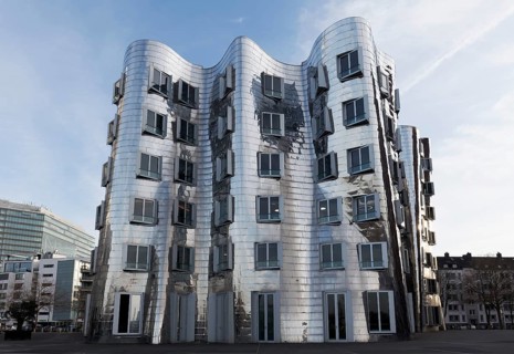 New Zollhof by architect Frank O. Gehry, house with aluminum façade, Gehry buildings in the