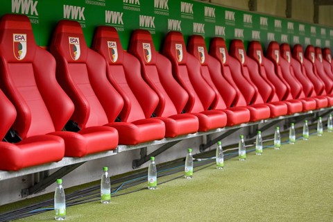 Substitute bench, trainer bench, former sponsor Recaro taped, drinking bottles, WWK Arena,