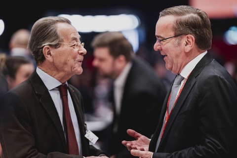 (R-L) Boris Pistorius (SPD), Bundesminister der Verteidigung, und Franz Muentefering, aufgenommen