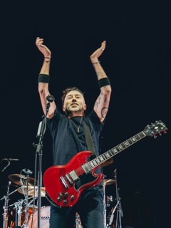 Tim McIlrath, singer of Rise Against live at the Berlin Velodrom on 12/02/2025