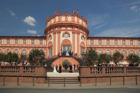 Baroque Biebrich Palace with staircase and balustrade, Dachfguren, wedding, Biebrich, Wiesbaden,