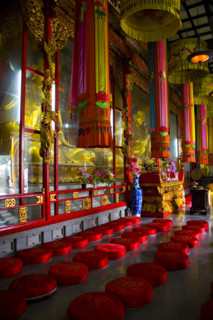 Bronze and Iron Buddhist Sculptures in the Famen Temple,Xi'an