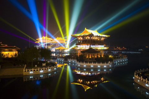 Qingming Riverside Landscape Garden in Kaifeng city