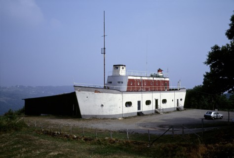 Cuchi White, Série Navirland
