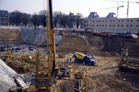 The Grand Louvre project (1981-1999)