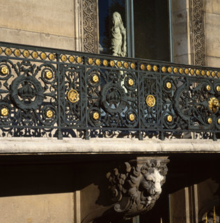 Musée du Louvre à Paris, Balcon du Pavillon de Flore