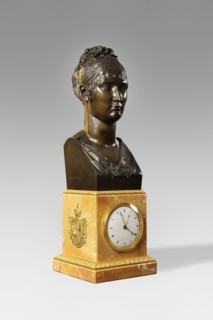 Horloge surmontée d'un buste de la princesse Elisa Bonaparte