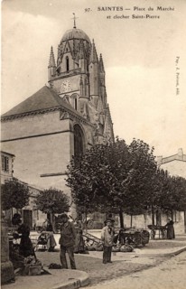 Market place and Bell tower Saint-Pierre
Saintes