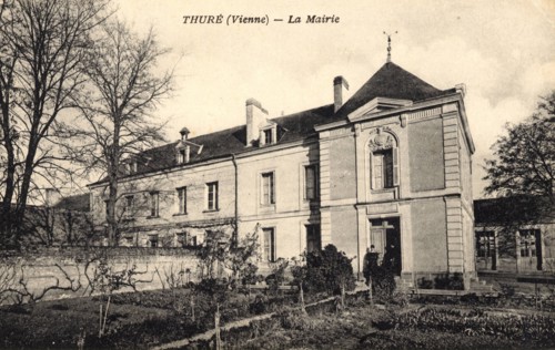 Town hall
Thure