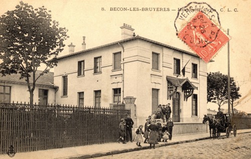 Becon,
Mairie et école