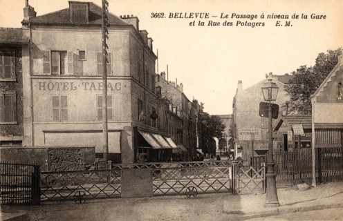 Meudon,
Passage à niveau