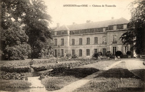 Asnières-sur-Oise,
Castle