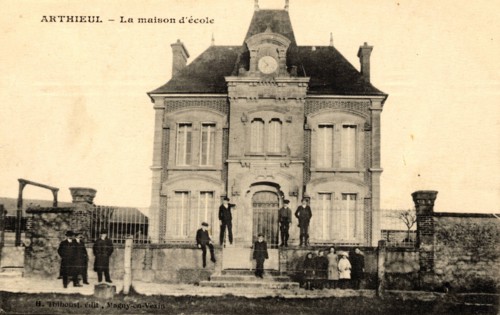 Arthieul,
School