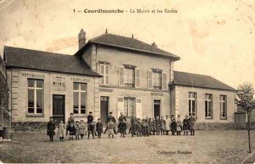Courdimanche,
Mairie et école
