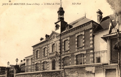 Jouy-le-Moutier,
Town hall