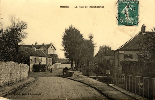 Mours