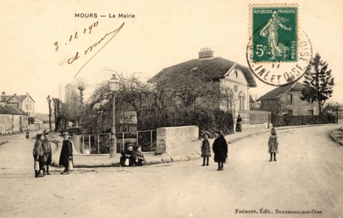 Mours,
Mairie