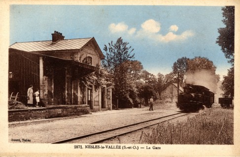Nesles-la-Vallée,
La gare