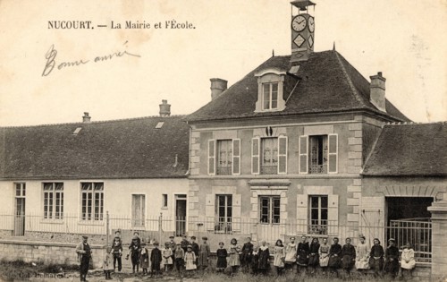 Nucourt,
Mairie et école