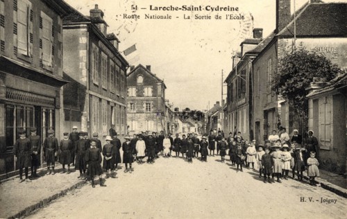 Laroche-Saint-Cydroine