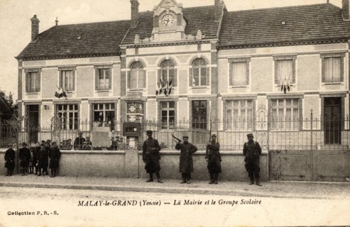 Malay-le-Grand,
Mairie et école
