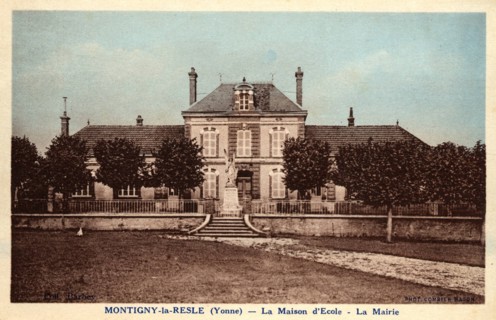 Montigny-la-Resle,
School and town hall