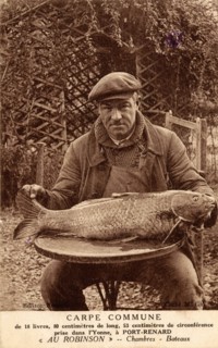 Port-Renard,
Pêcheur et carpe