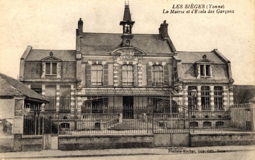 SIEGES,
Mairie et école