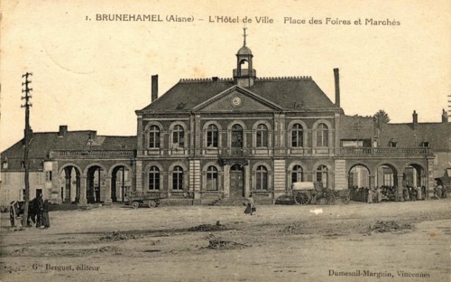BRUNEHAMEL,
Town hall