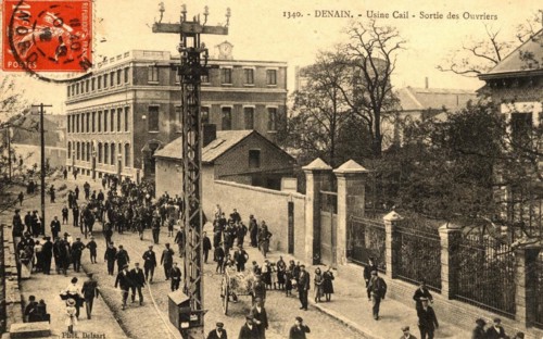 DENAIN,
Workers leaving a factory