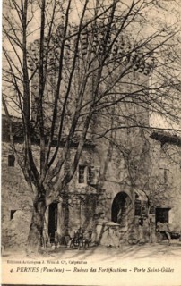 PERNES-LES-FONTAINES