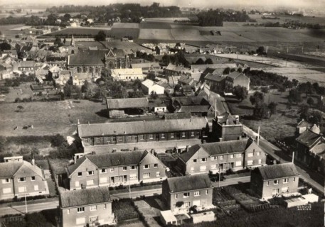NEUVILLE-EN-FERRAIN