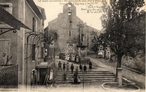 SAINT-JULIEN-DE-PEYROLAS