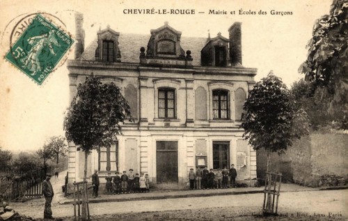 CHEVIRE-LE-ROUGE