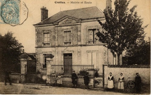 CROTTES-EN-PITHIVERAIS