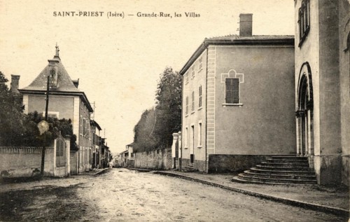 SAINT-PRIEST