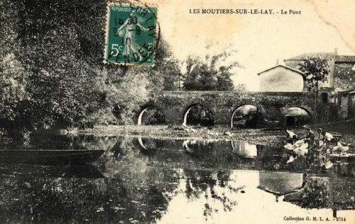 MOUTIERS-SUR-LE-LAY