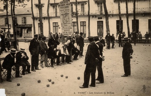 Vichy, partie de pétanque