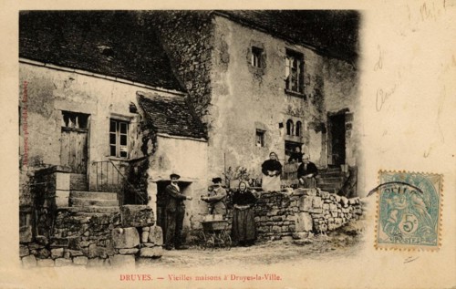 DRUYES-LES-BELLES-FONTAINES