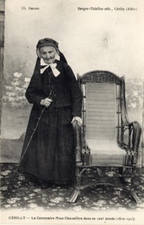 Portrait de madame Chavaillon, 100 ans.
Habitante de CERILLY. 
Département : Allier (03). Region: